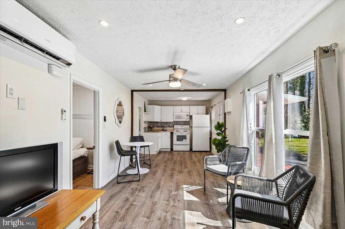 863 Dogwood Trl photo 7