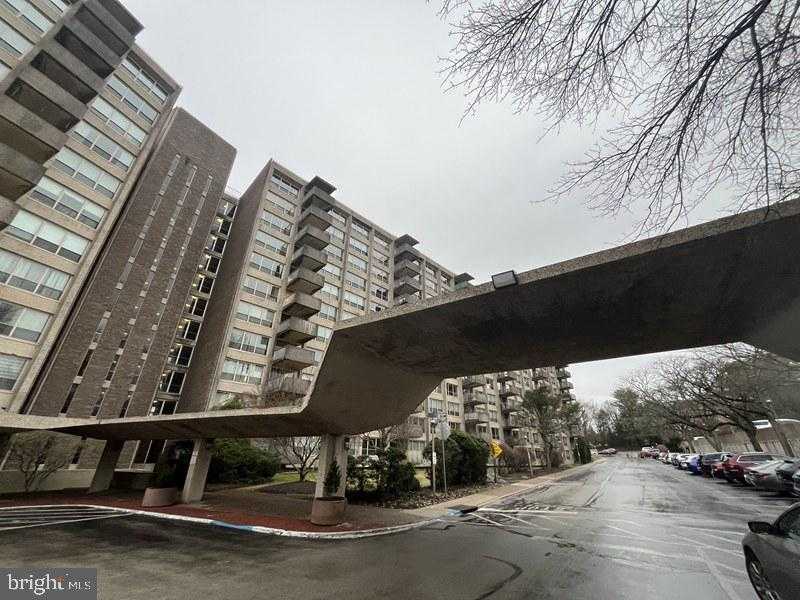 1001 City Ave # E-404 photo 2