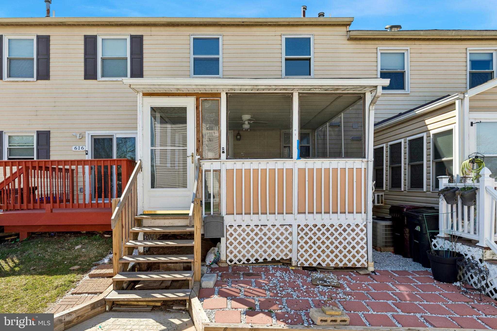 614 Fraley St photo 11