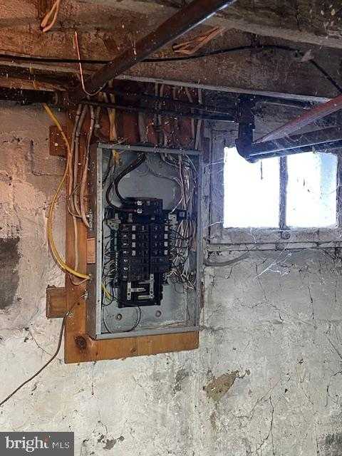 435 Hotel St photo 17