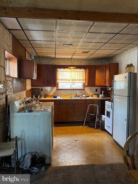 435 Hotel St photo 4