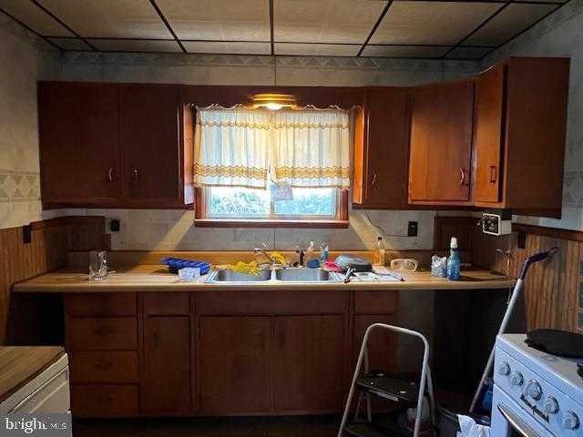 435 Hotel St photo 5