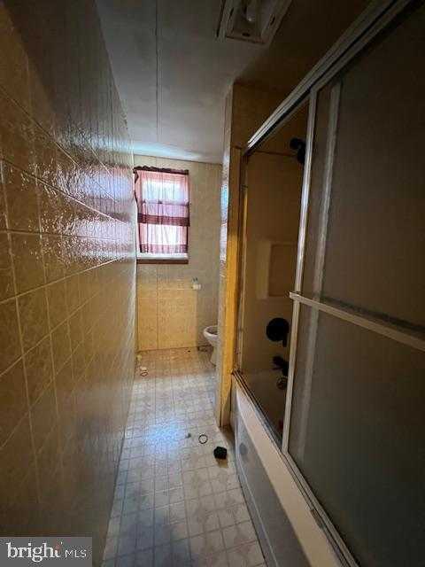 435 Hotel St photo 9