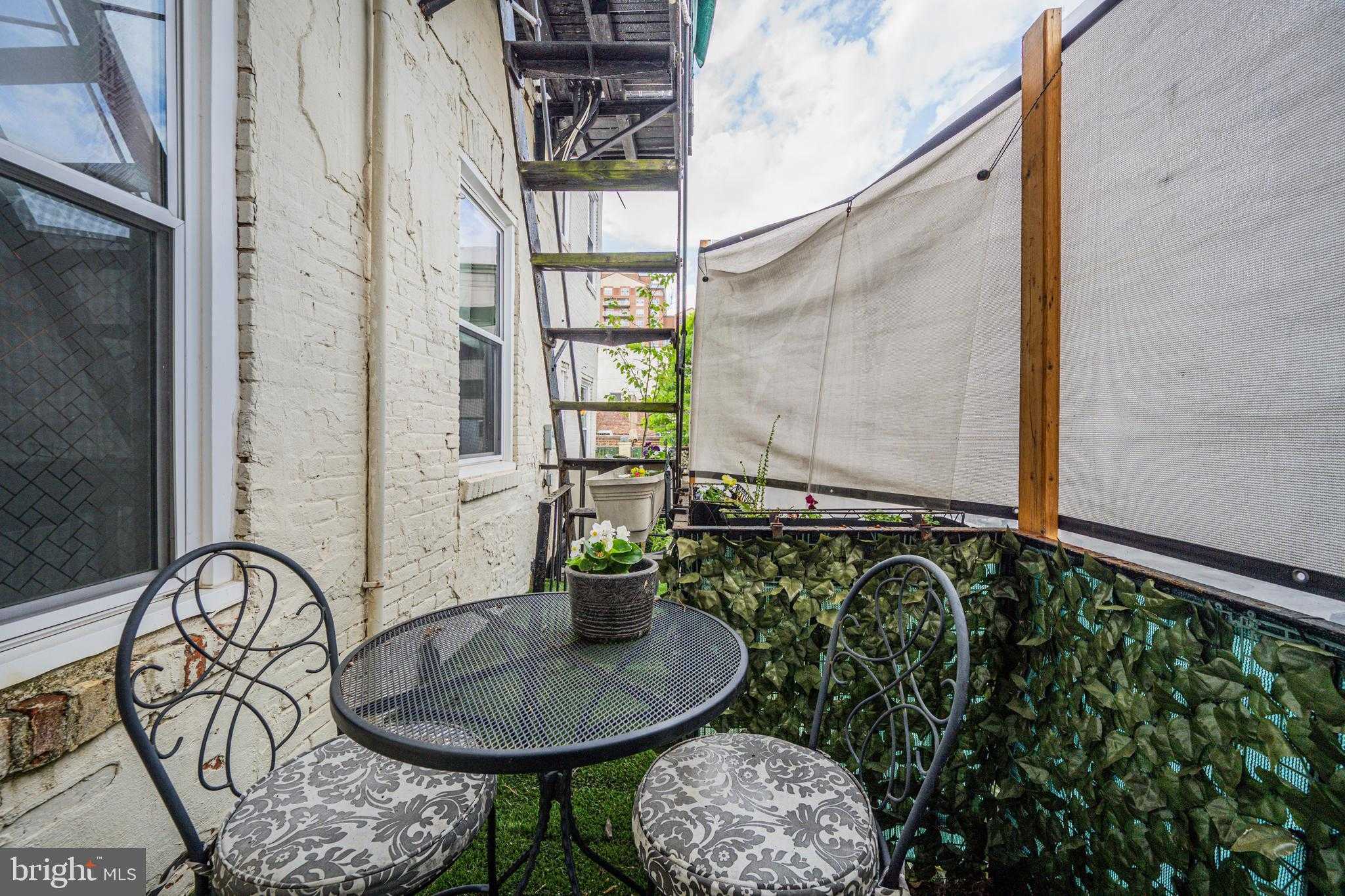 210 S High St photo 22