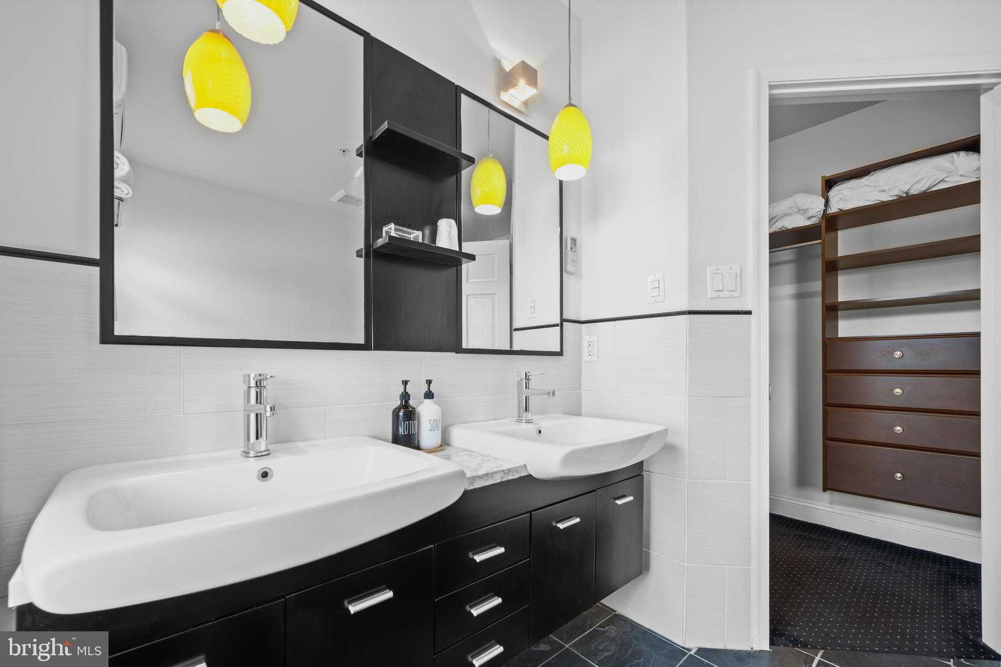 210 S High St photo 30