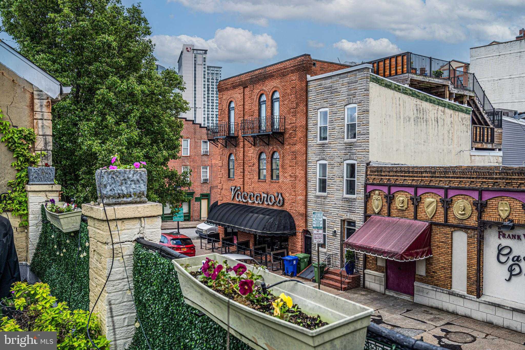 210 S High St photo 57