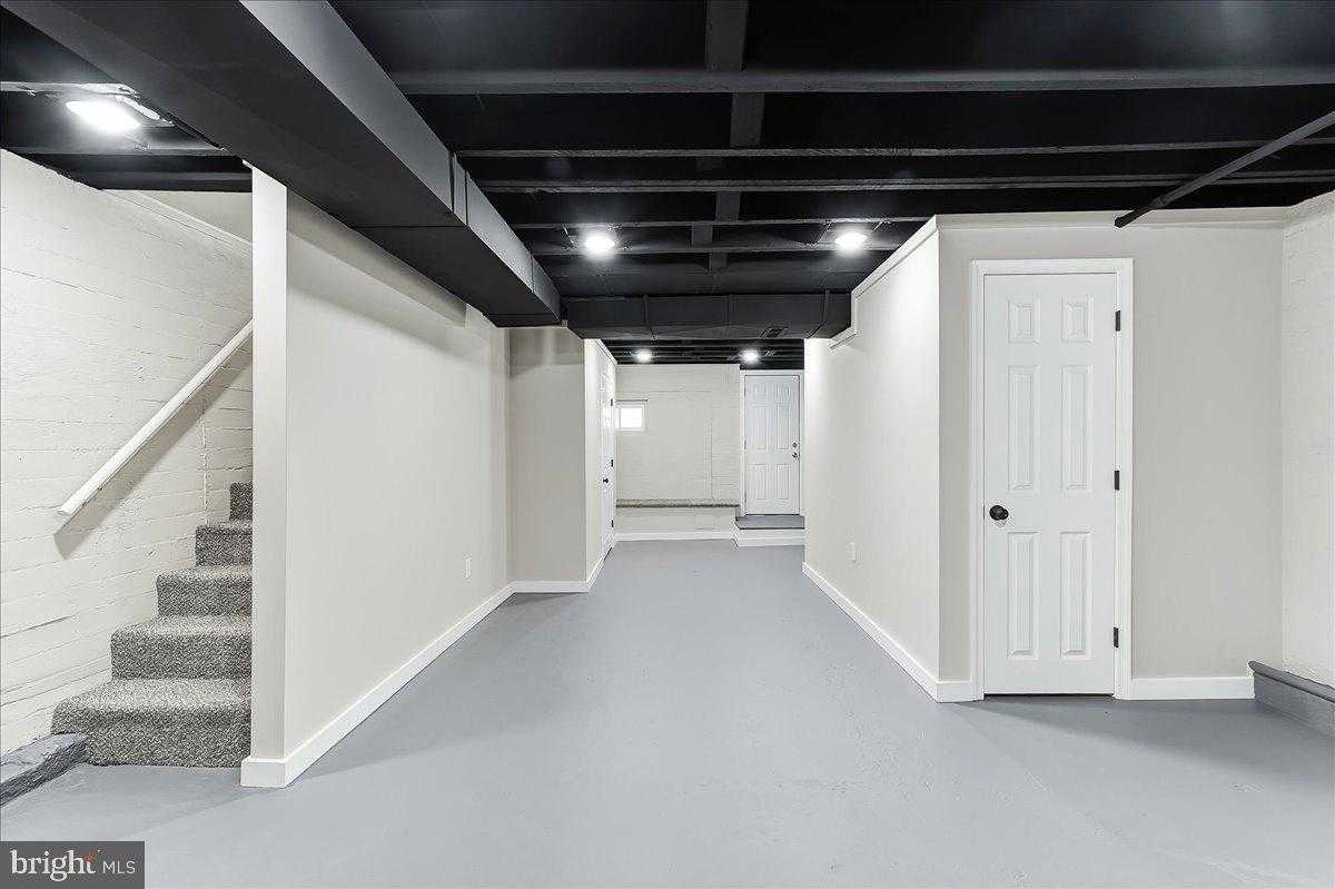 663 Clymer Ln photo 13