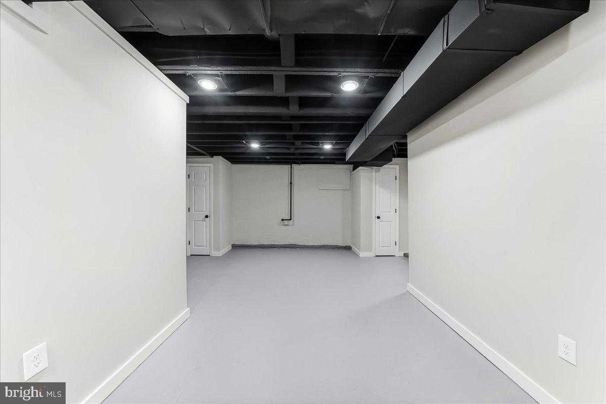 663 Clymer Ln photo 15