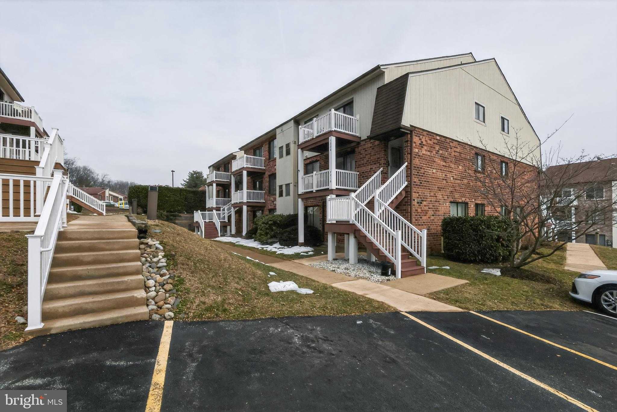 7204 Hilltop Dr # 94 photo 2