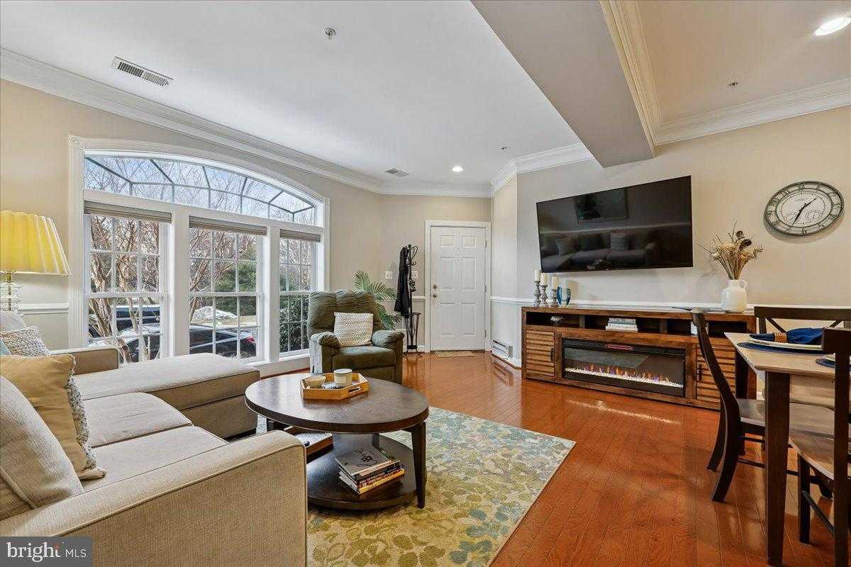 3641 Spring Hollow Ln photo 2