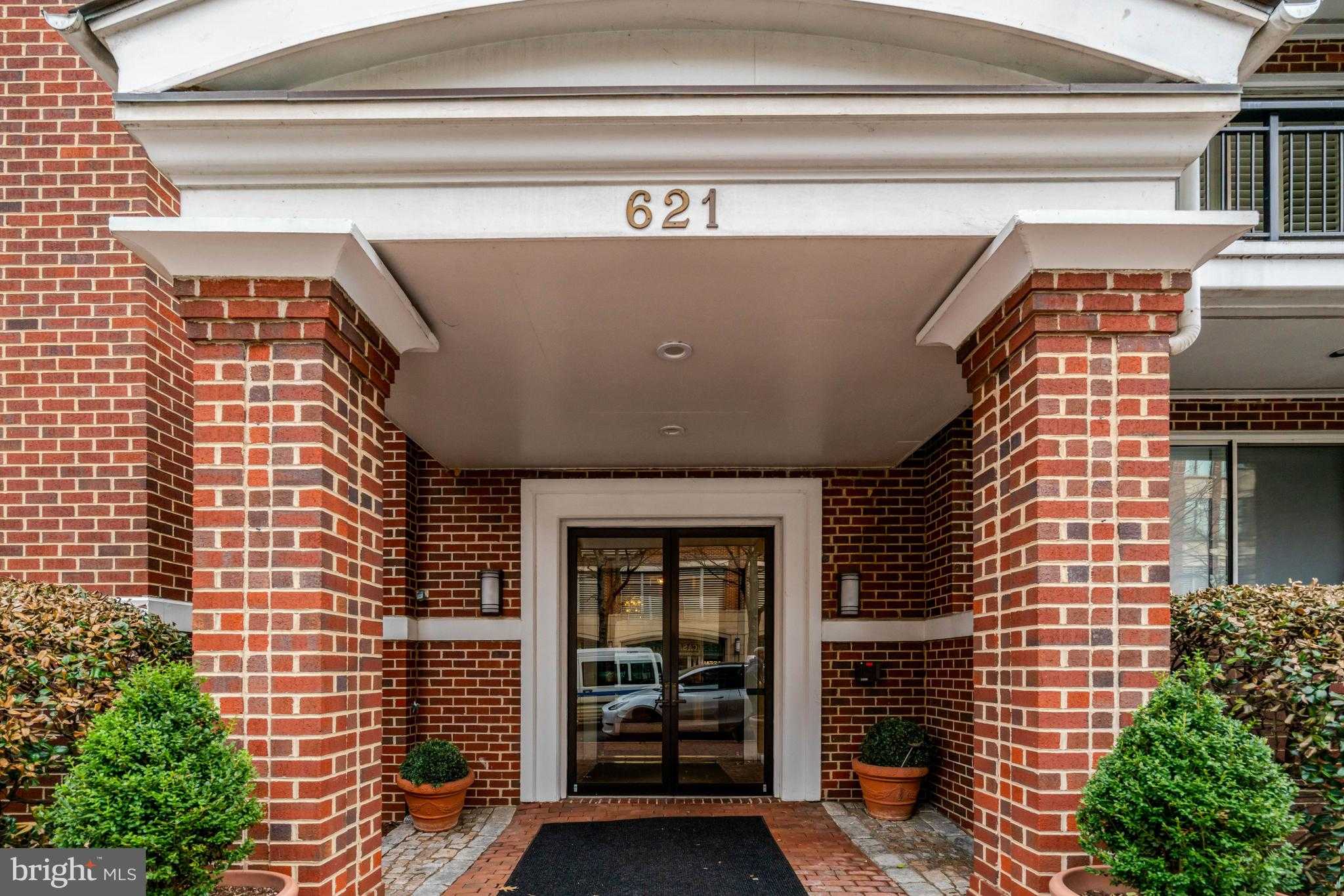 621 N Saint Asaph St Unit 109 photo 2