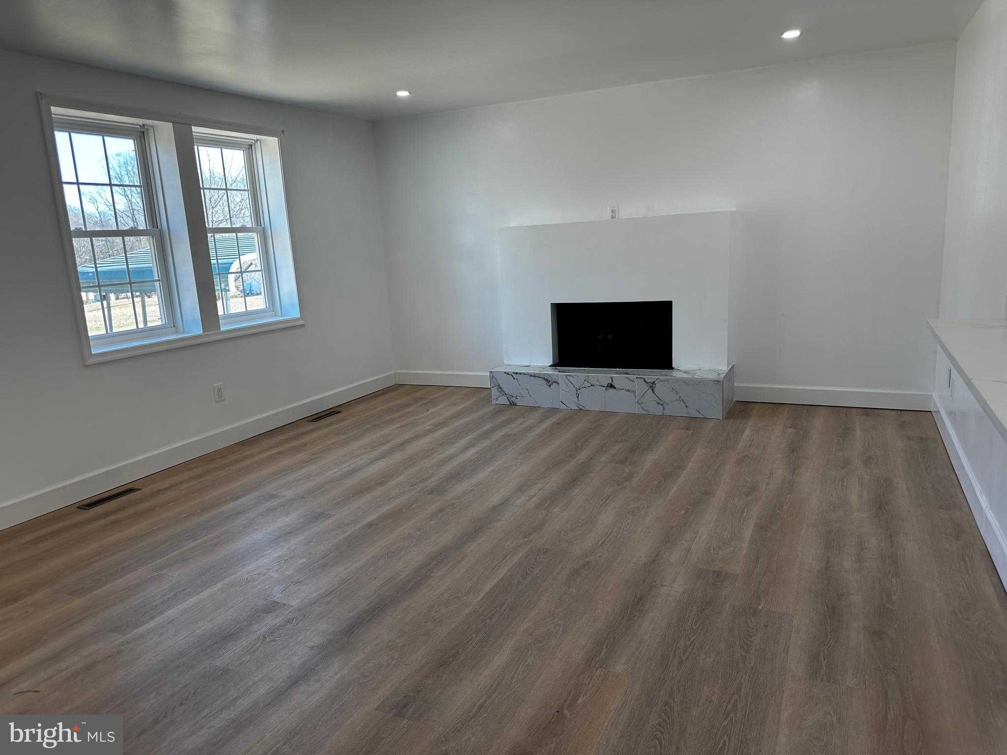 12134 Buck Hall Ln photo 8