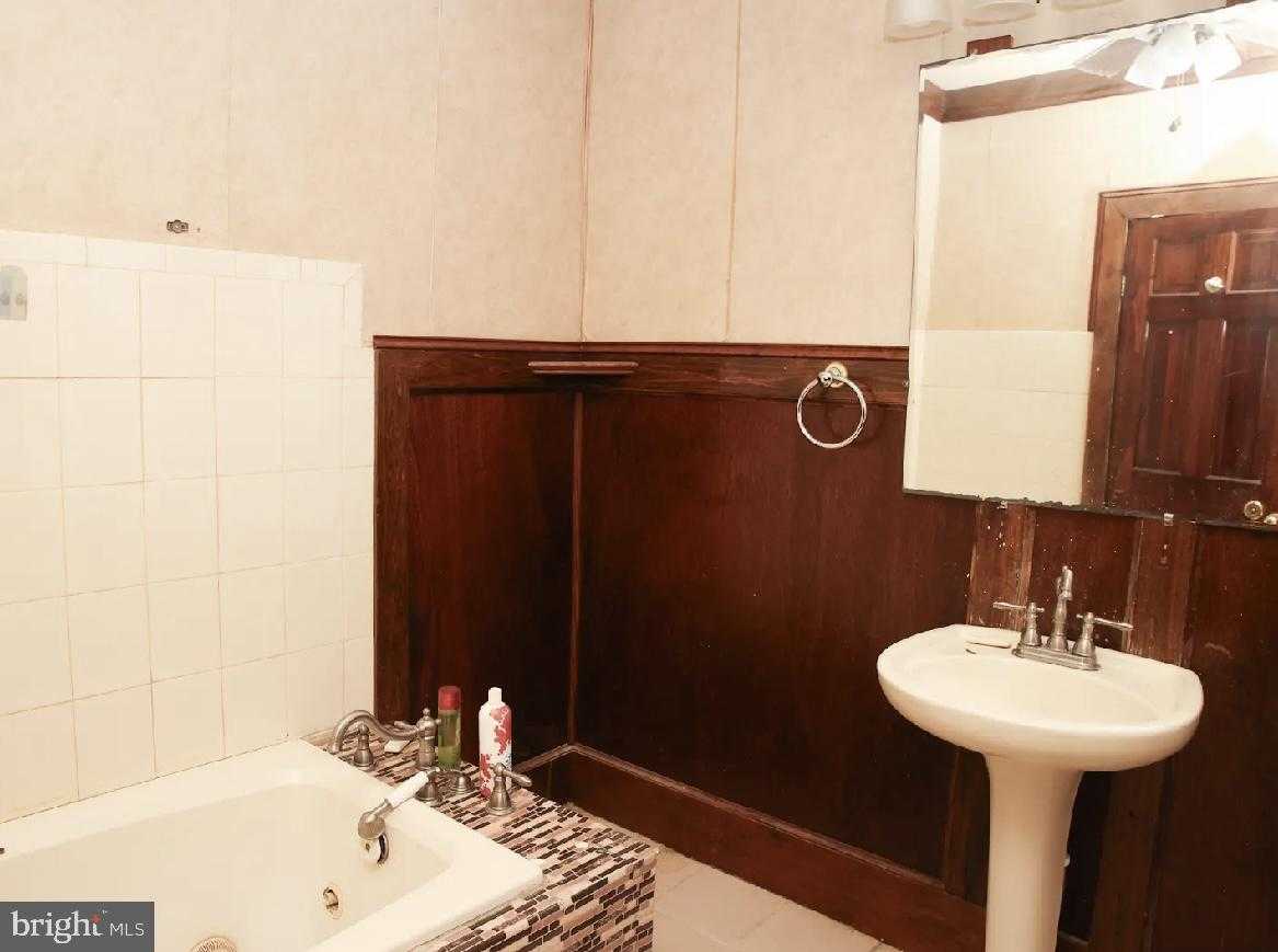 3630 N 18th St photo 6