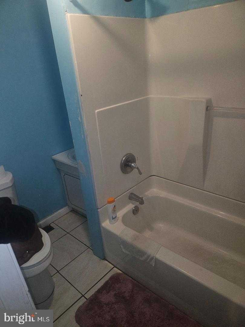 1719 W Pratt St photo 7