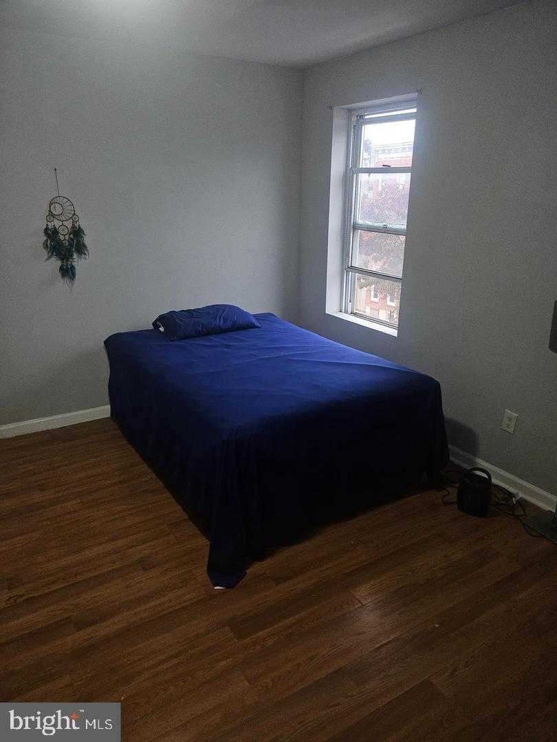 1719 W Pratt St photo 9