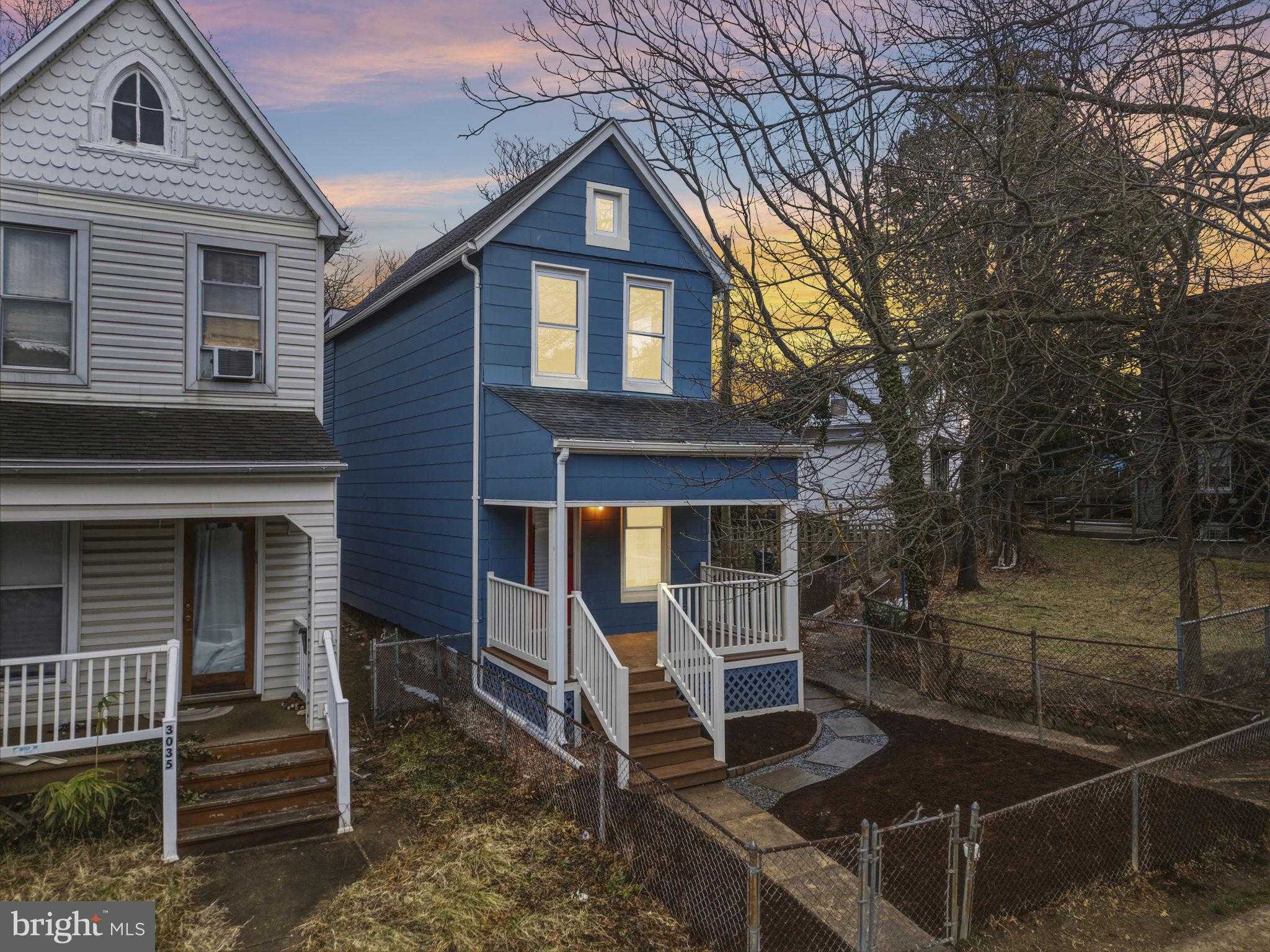 3033 Barclay St photo 2