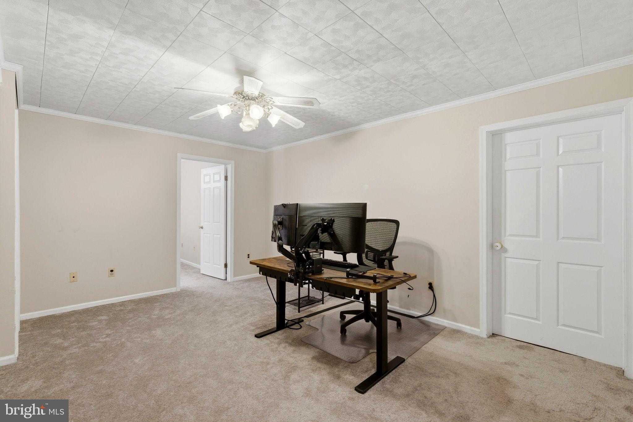 902 E Broadway photo 28