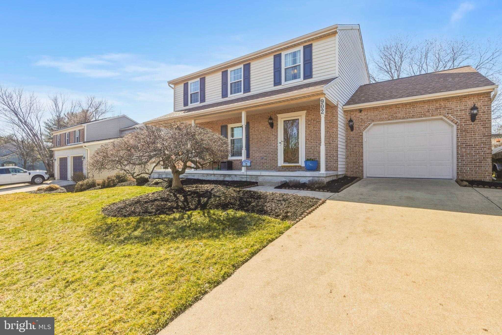 902 E Broadway photo 42