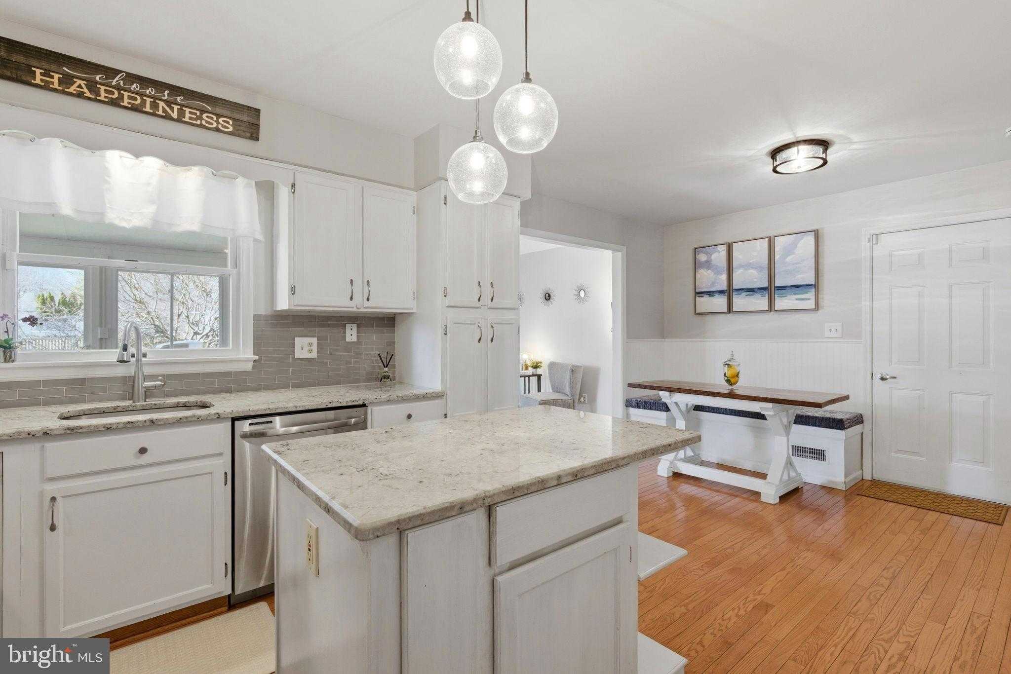 902 E Broadway photo 7