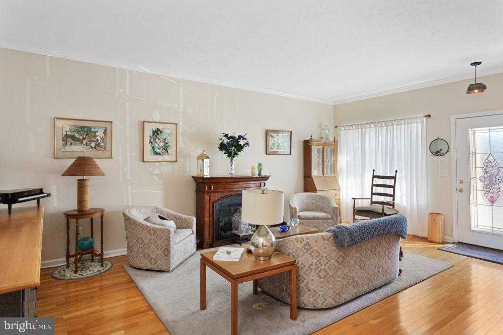 294 Ridgewood Ave photo 2