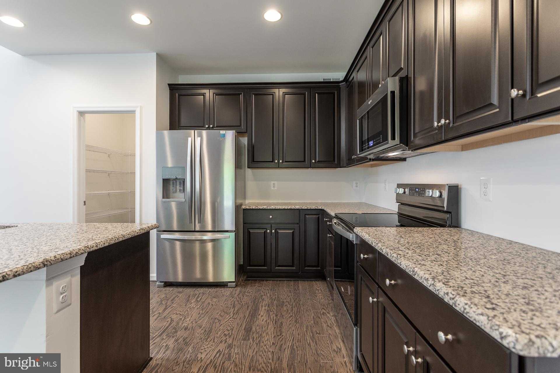 Prospect Hill Blvd photo 4