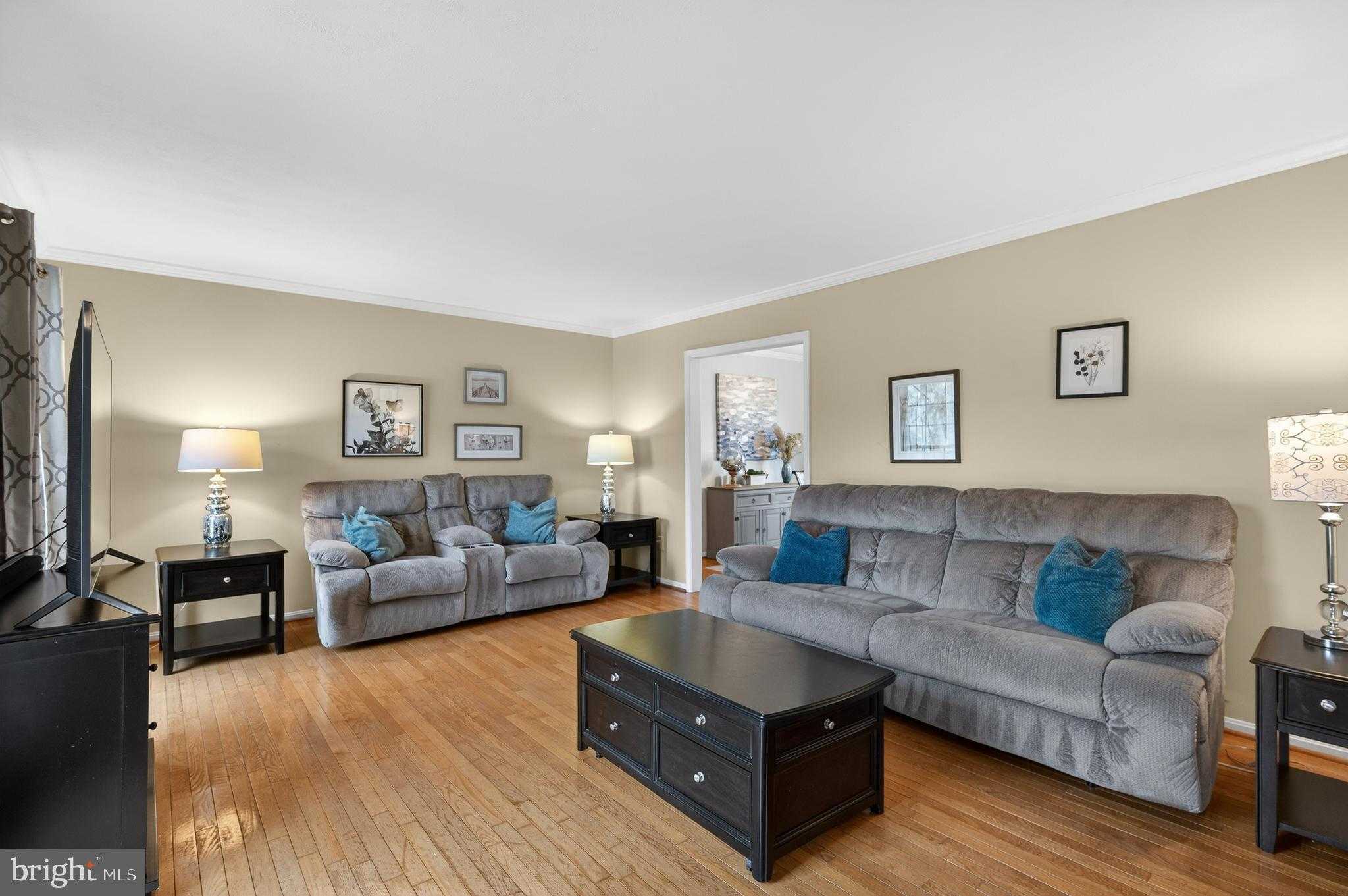 13437 Melville Ln photo 6