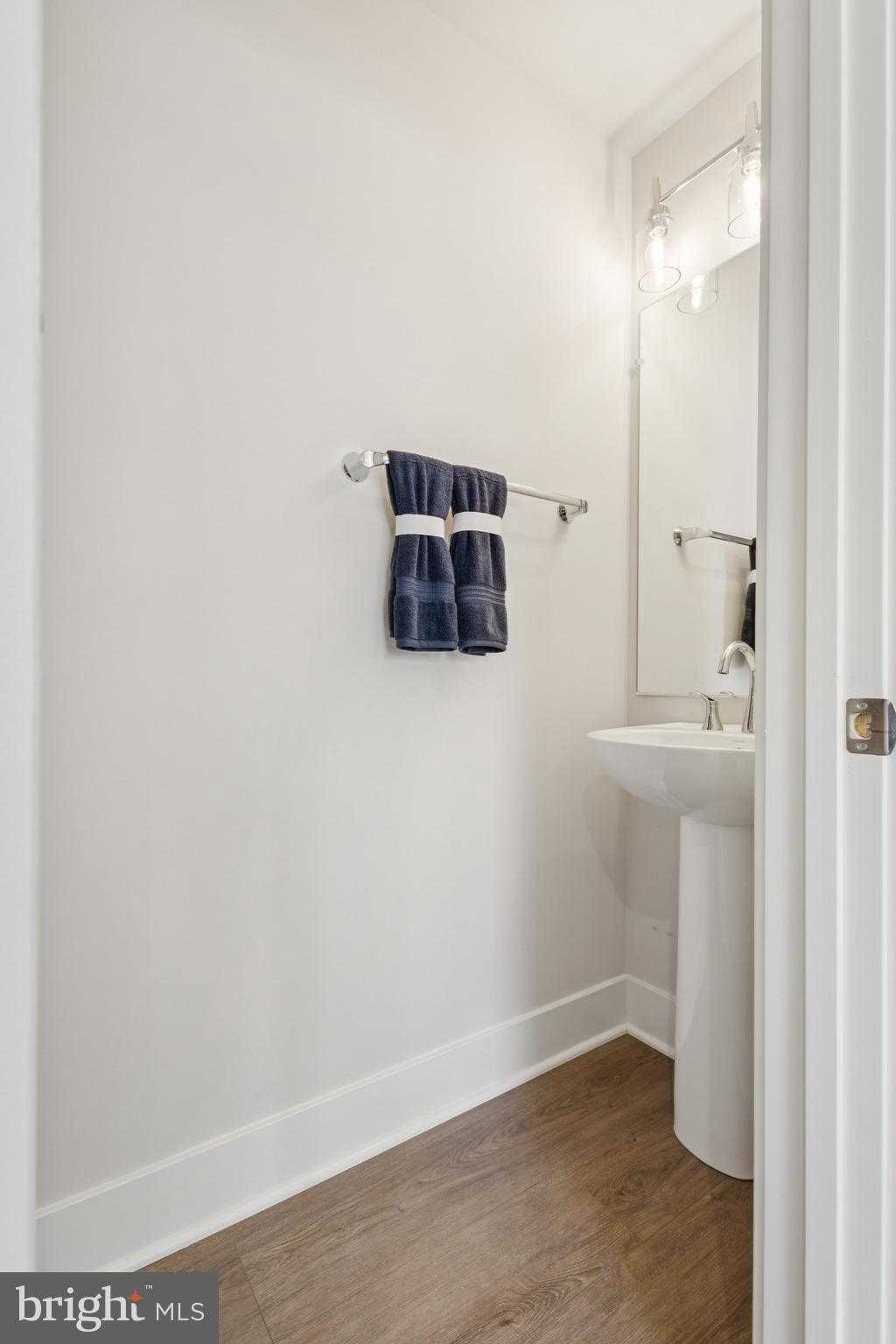 11228 Einstein St photo 16