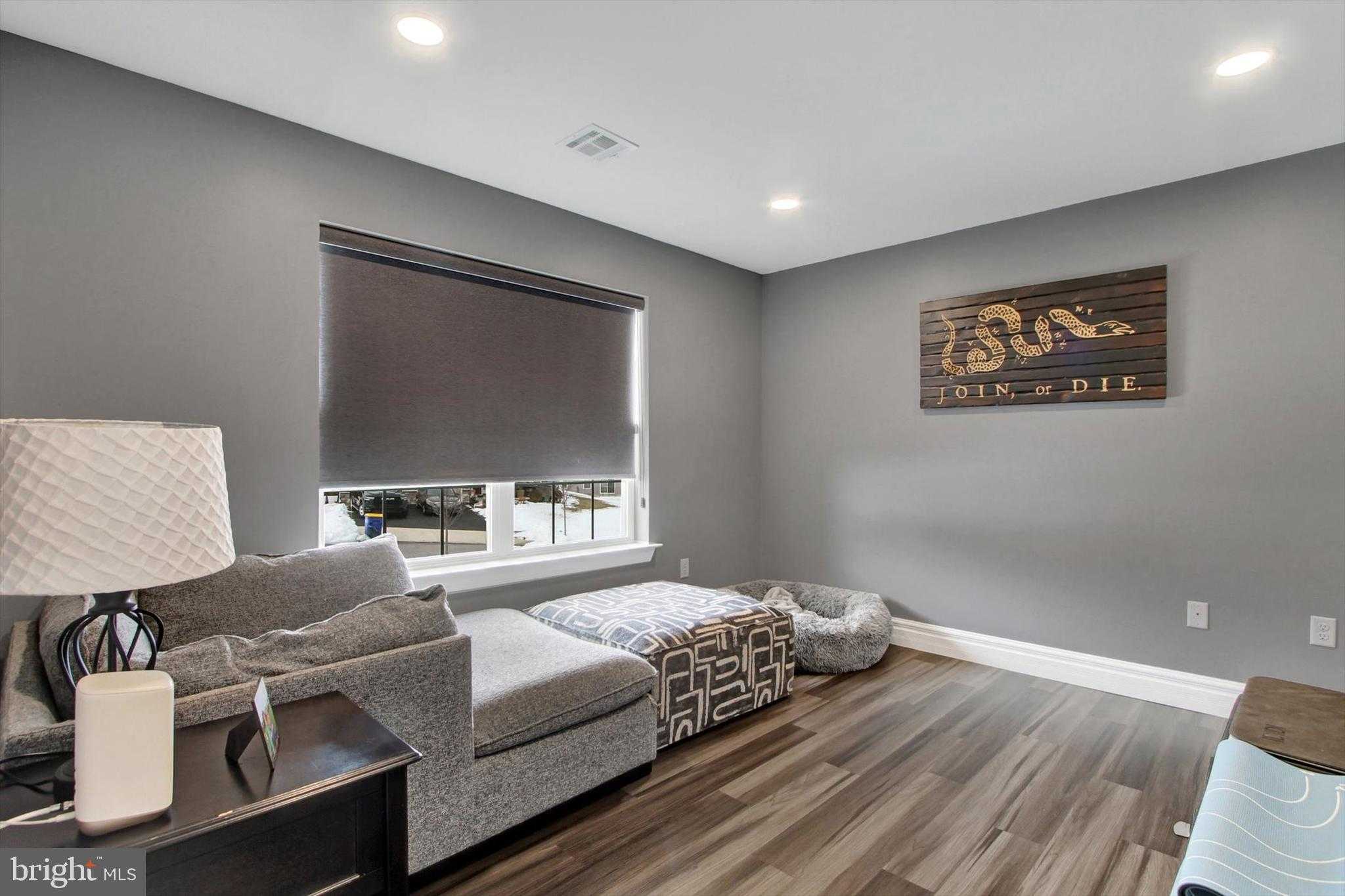 303 Normandy Ln photo 7