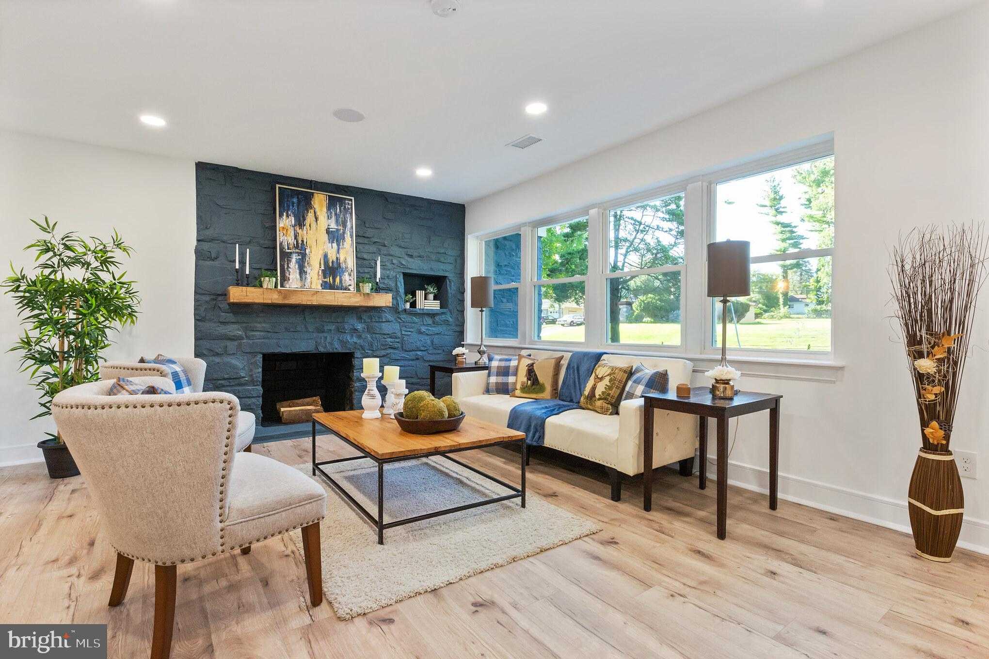 2213 Windsor Cir photo 2