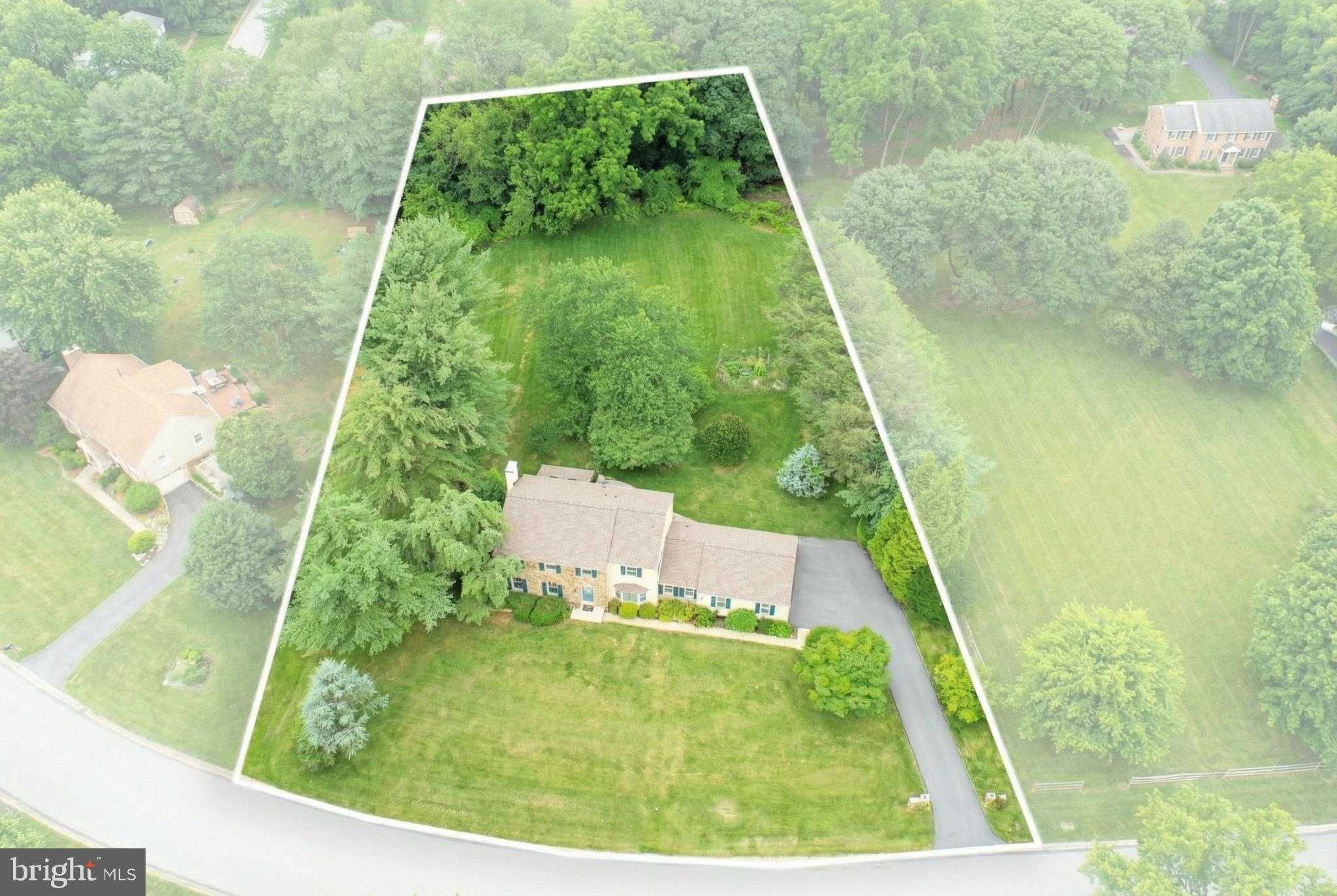 1308 S Tulip Dr photo 3