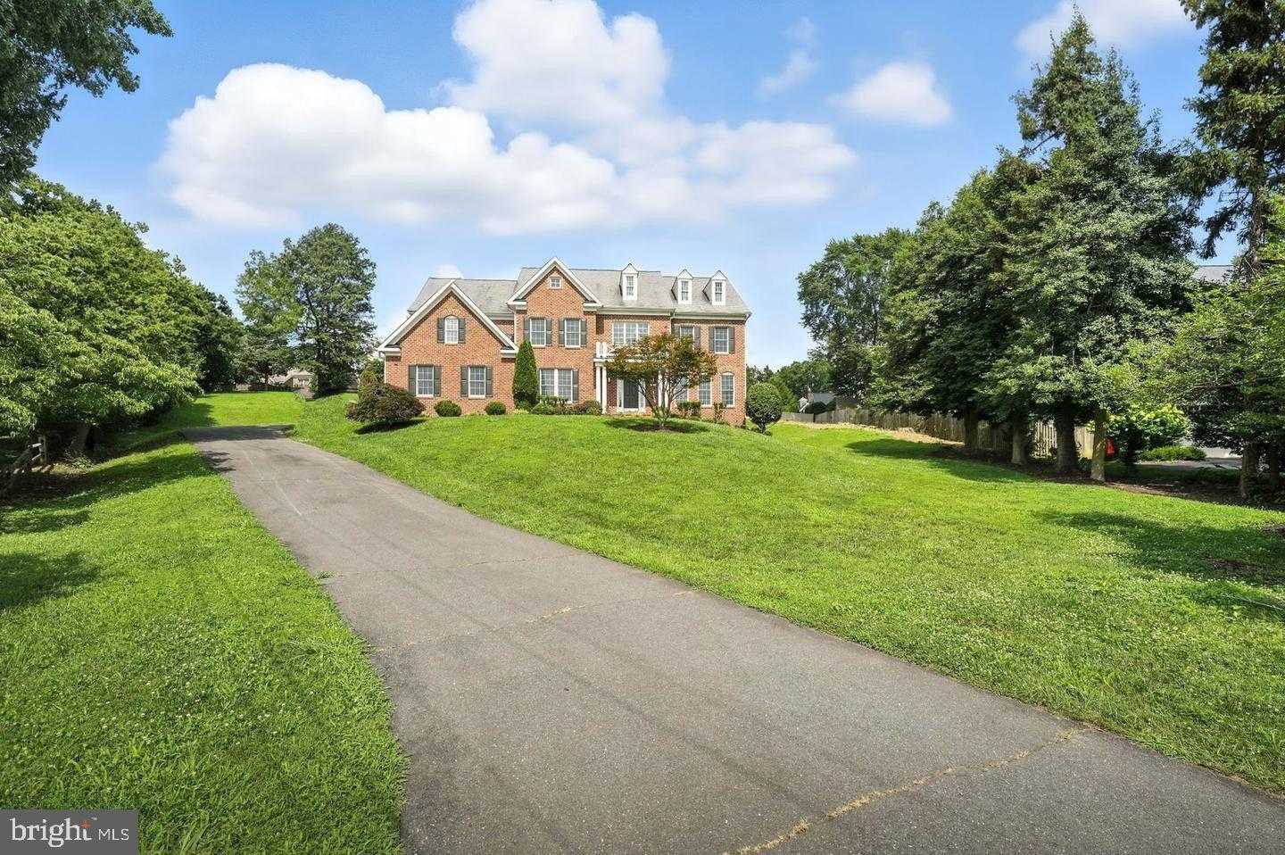 6634 Brawner St photo 2