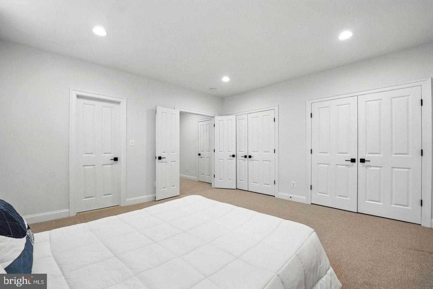 6634 Brawner St photo 34