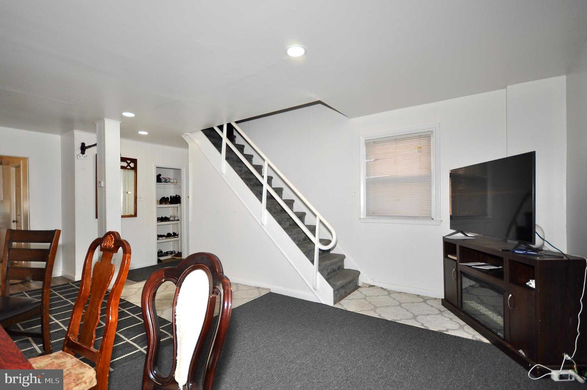 1413 Southampton Rd photo 11