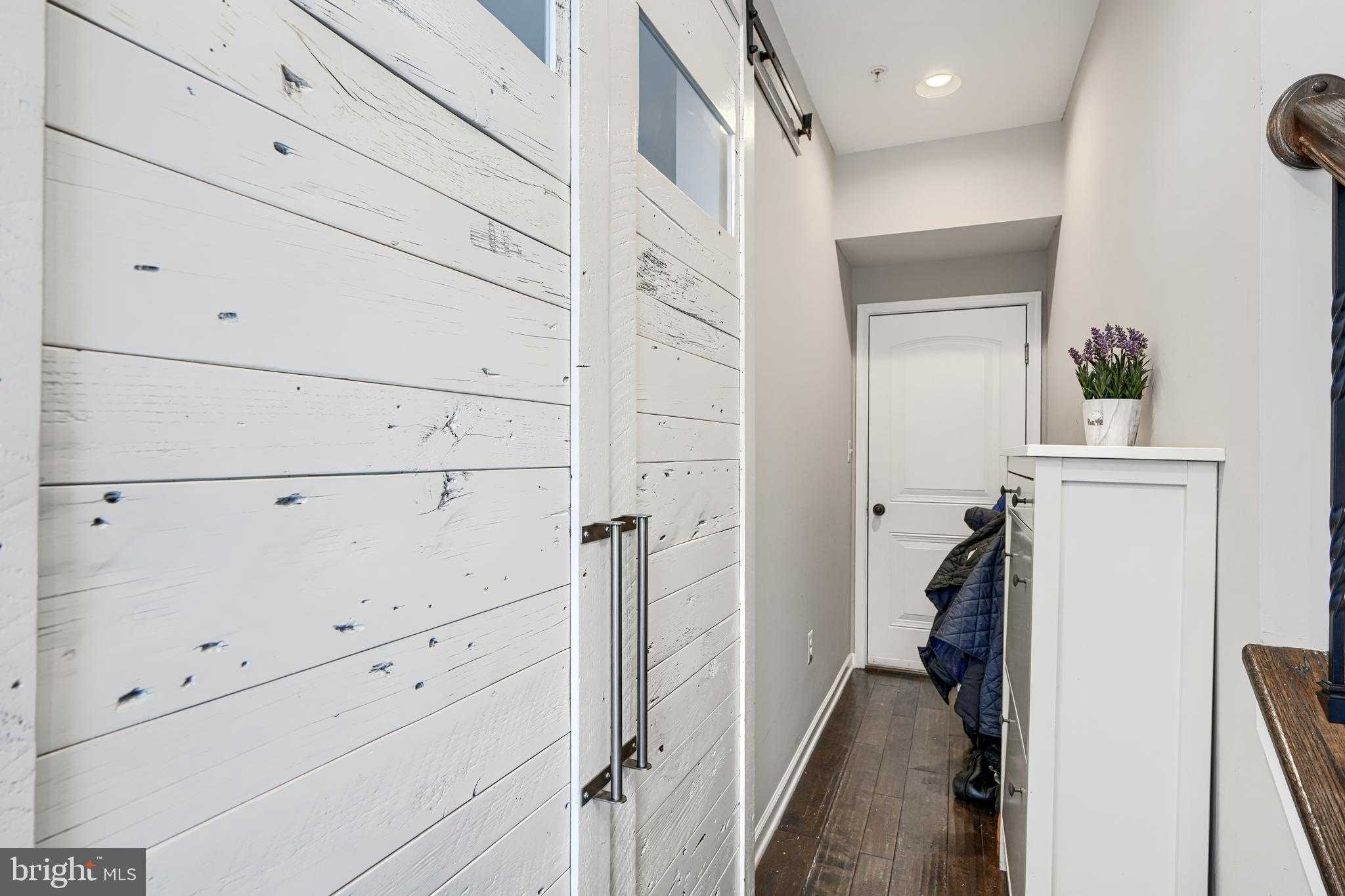 1313 Benjamin St photo 43