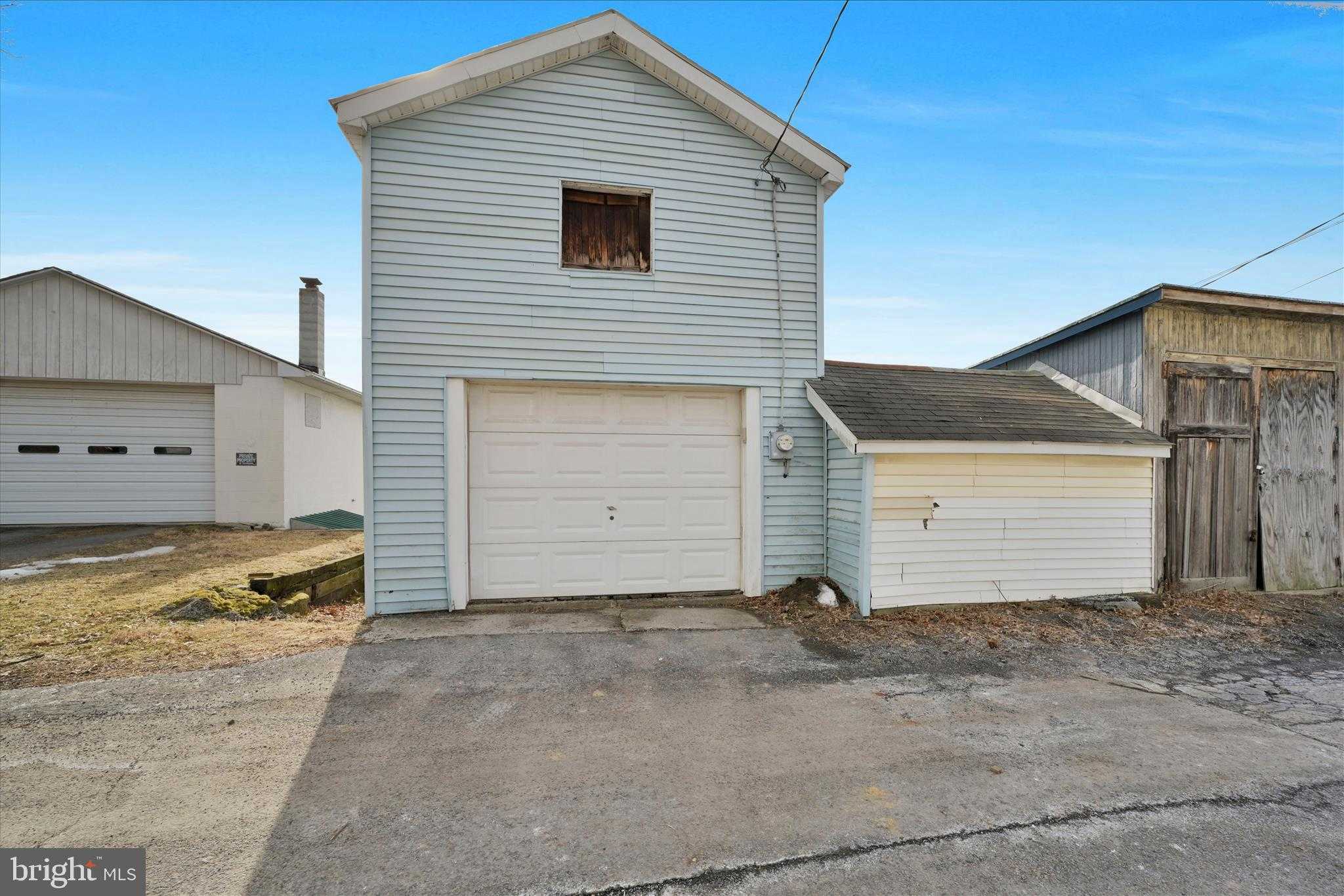 54 Walnut St photo 33