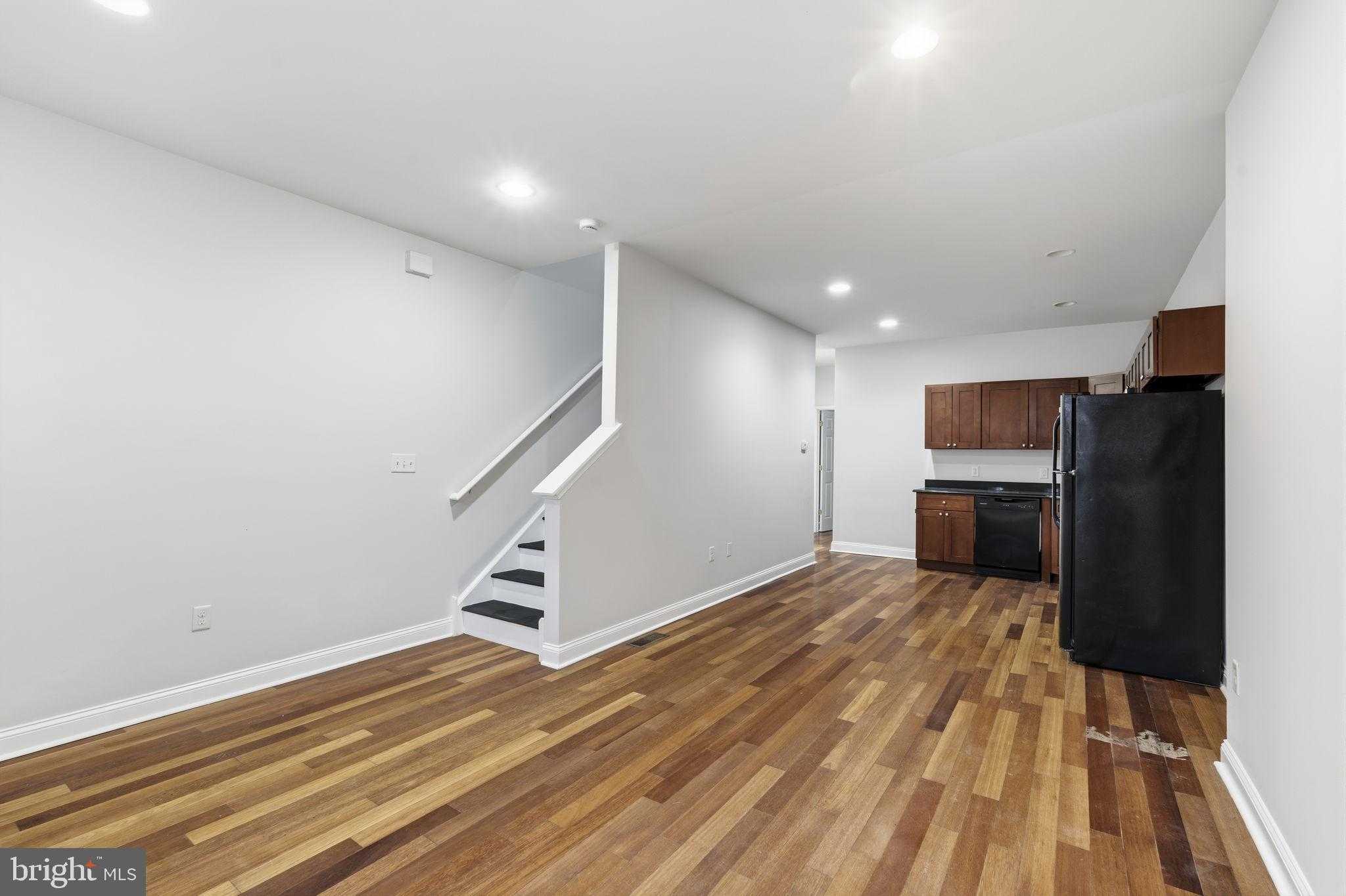 1133 W Nevada St photo 10