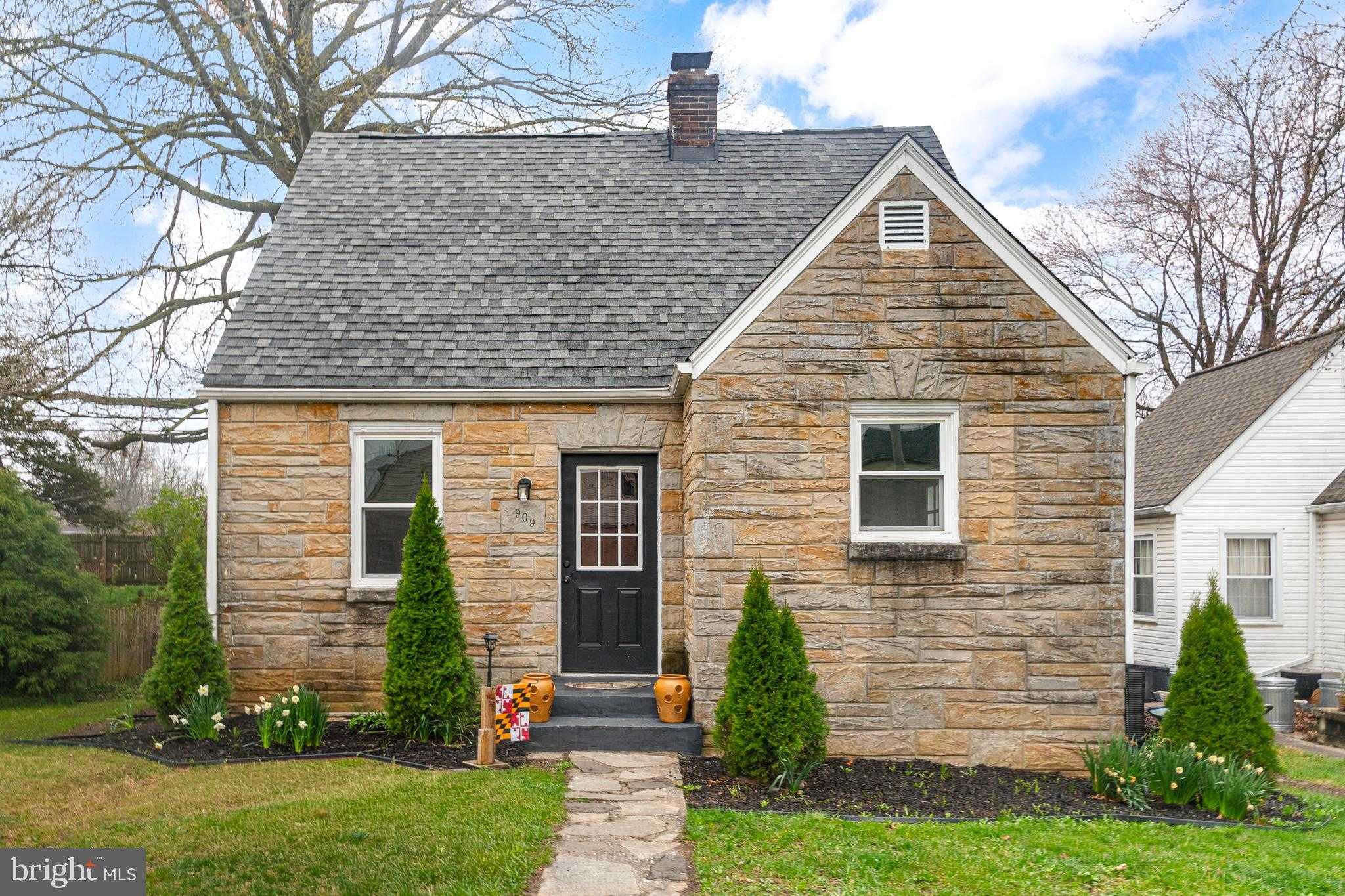 909 Beechwood Dr, Hagerstown