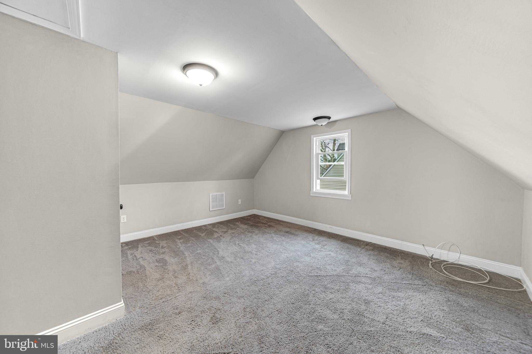 909 Beechwood Dr photo 16