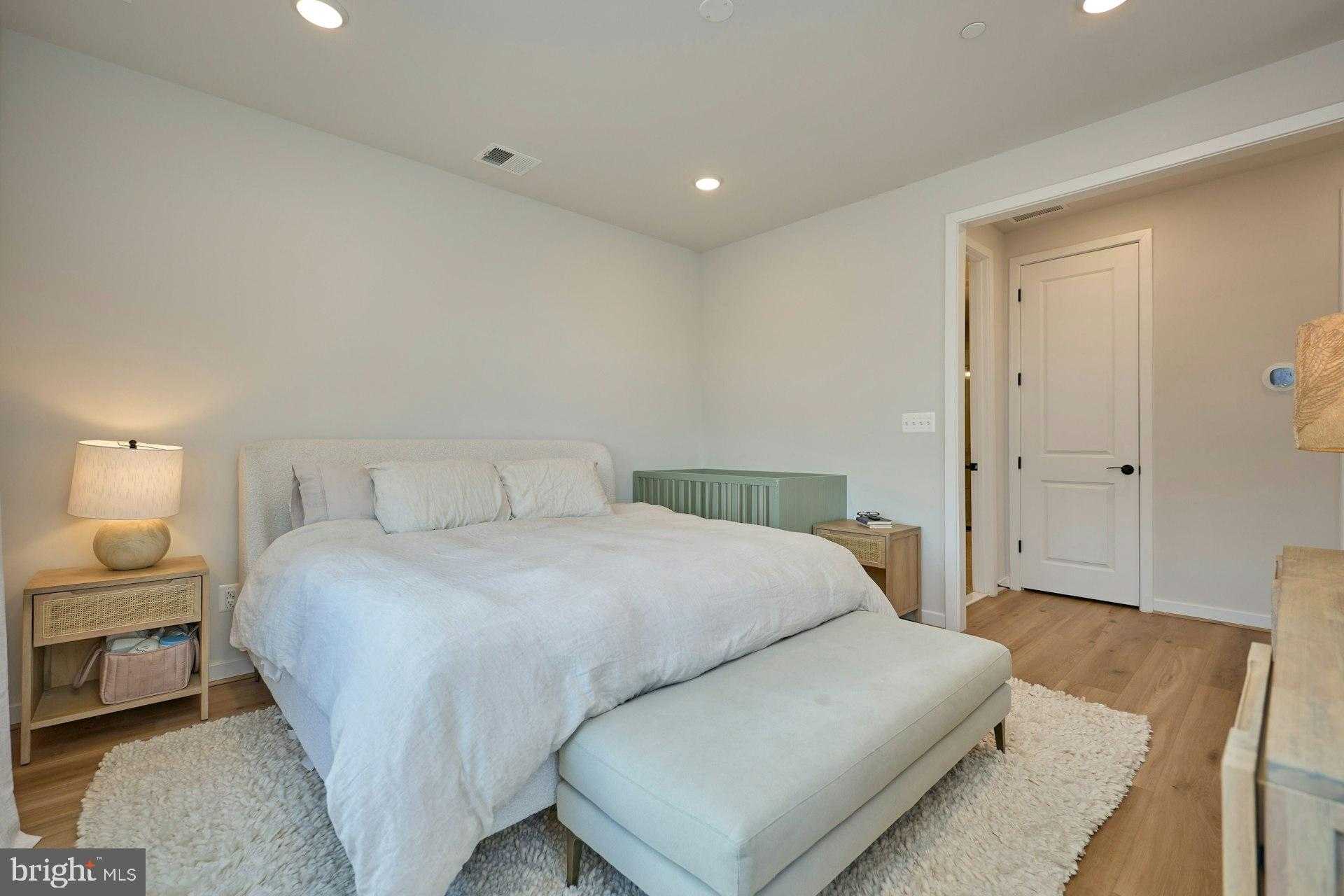 4937 Eisenhower Ave photo 33