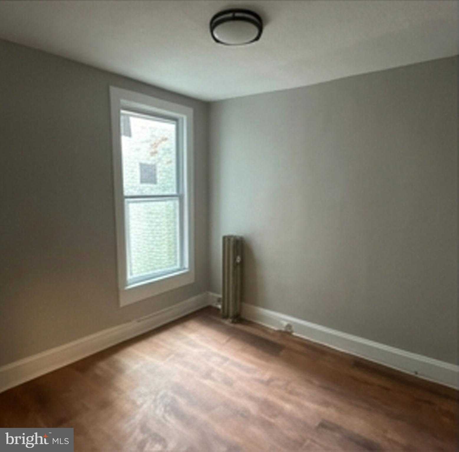 704 E 23rd St photo 8