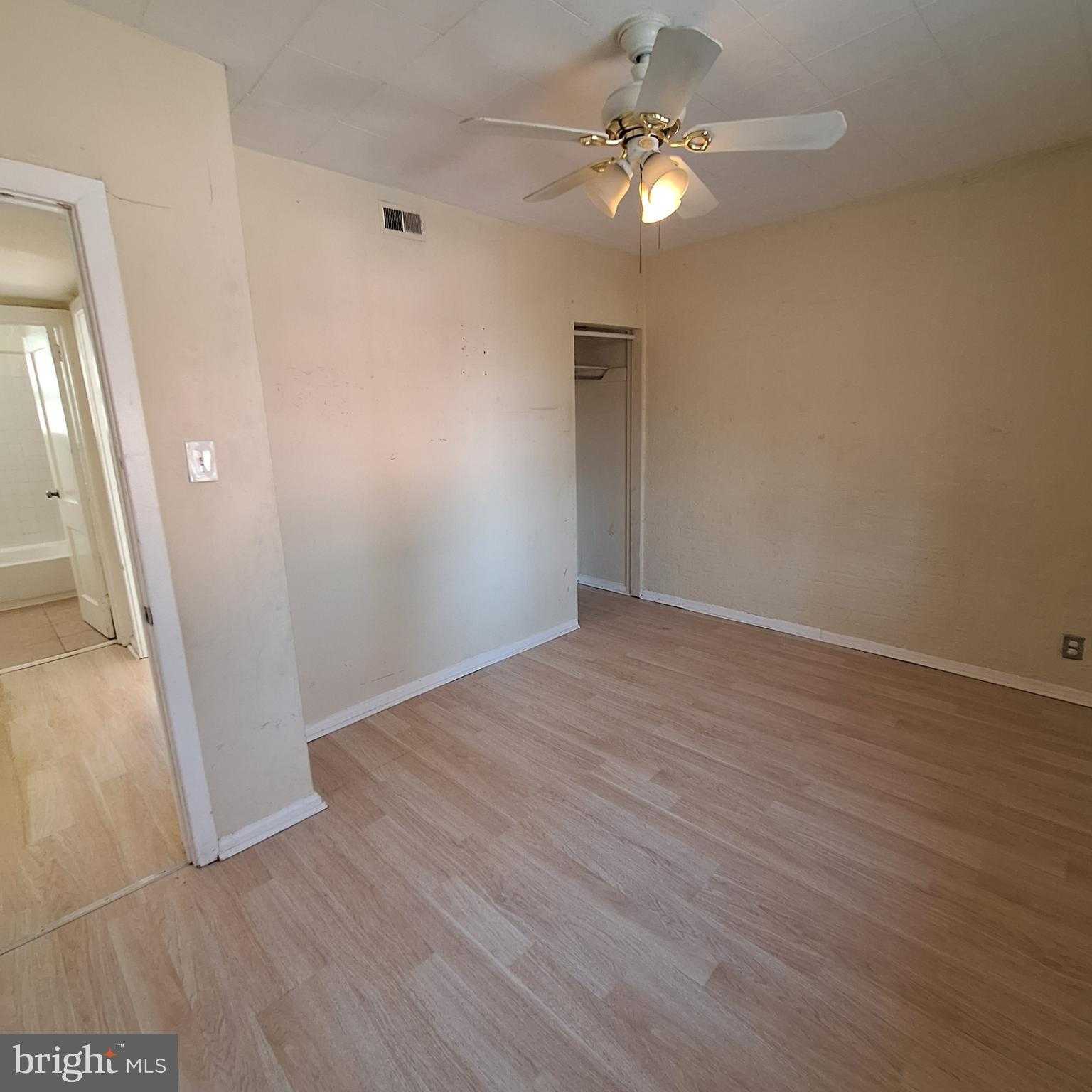 404 Nashville CT photo 9