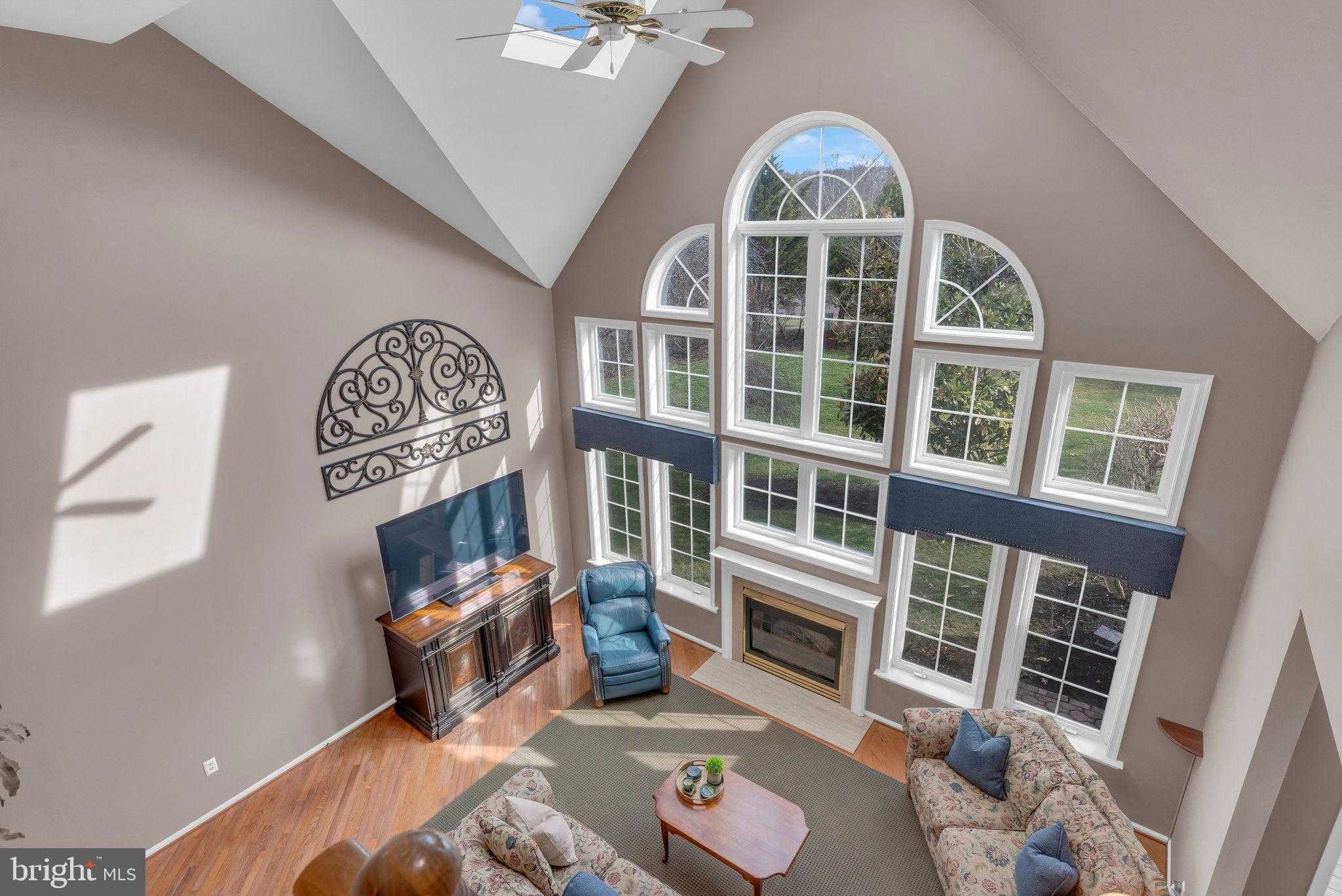 72 Bittersweet Dr photo 13