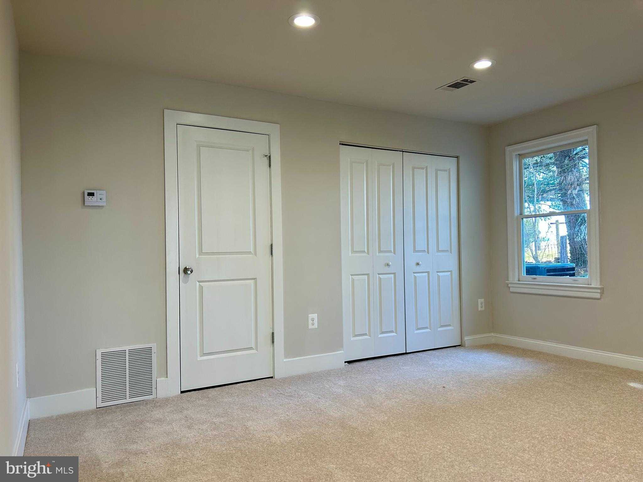 210 E Main St photo 17