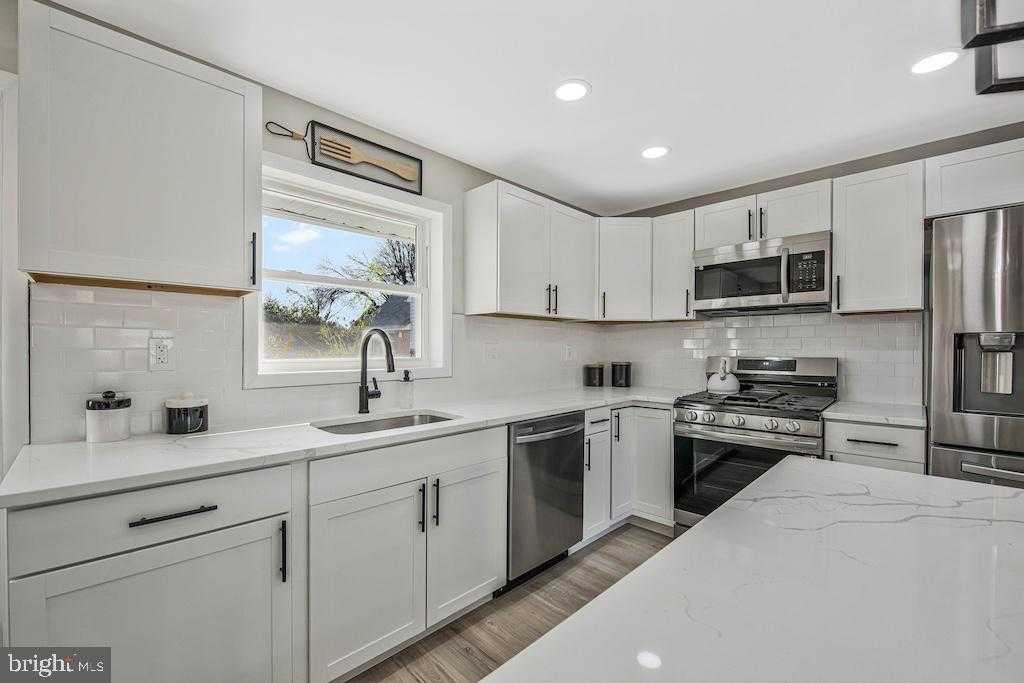 2529 Avalon Pl photo 8