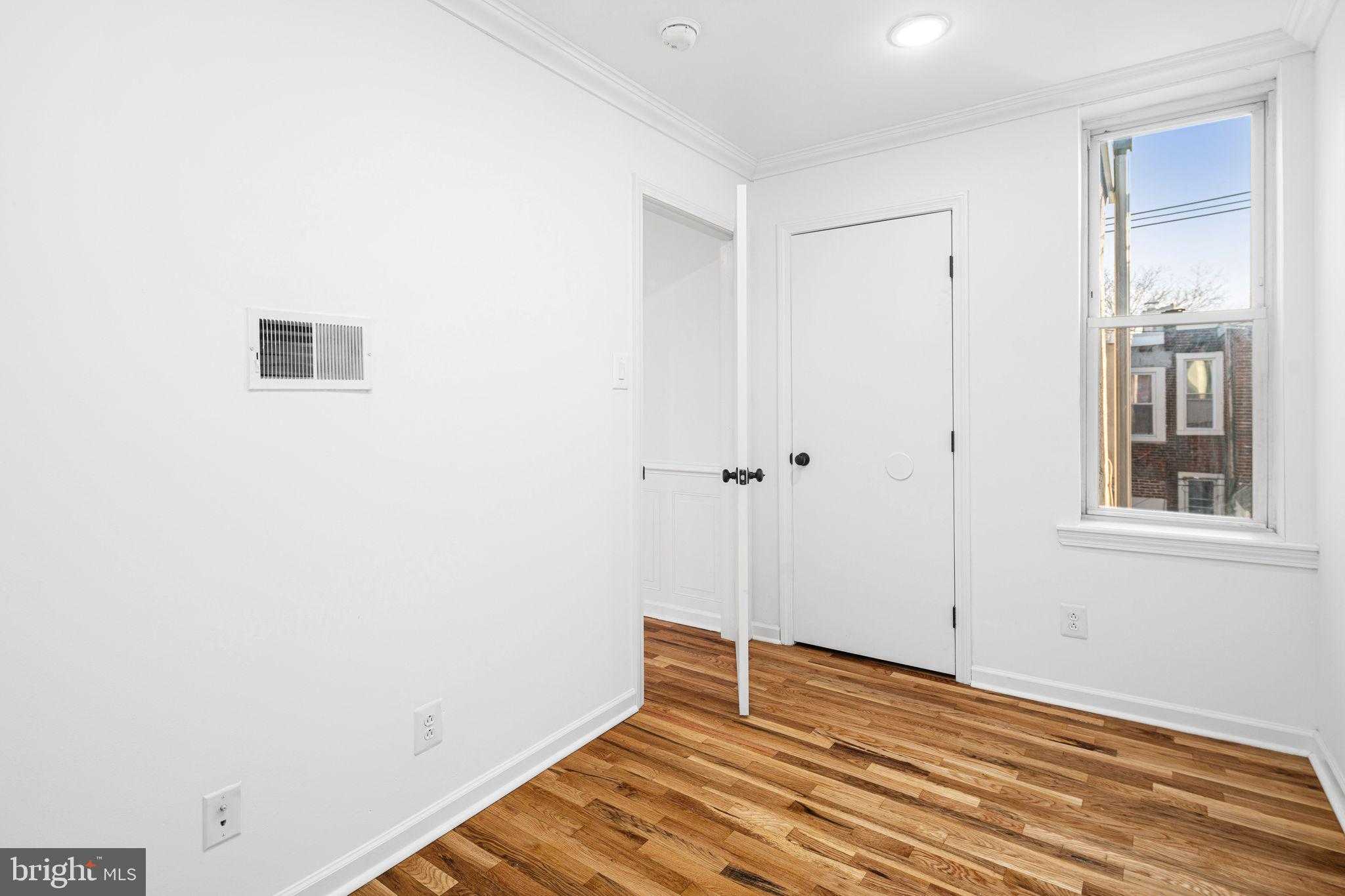 5722 Cambridge St photo 10