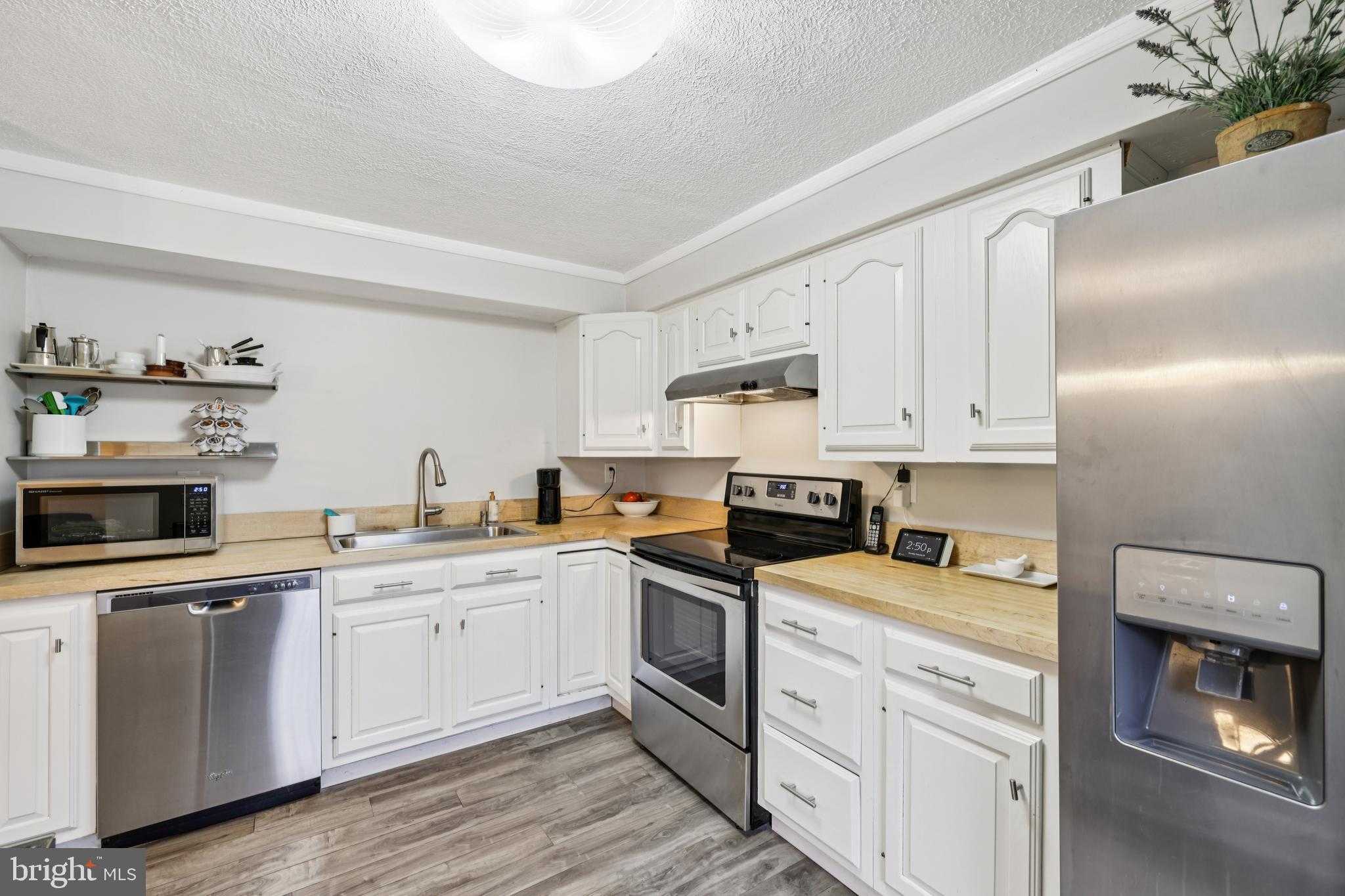 6613 Haydown CT photo 3