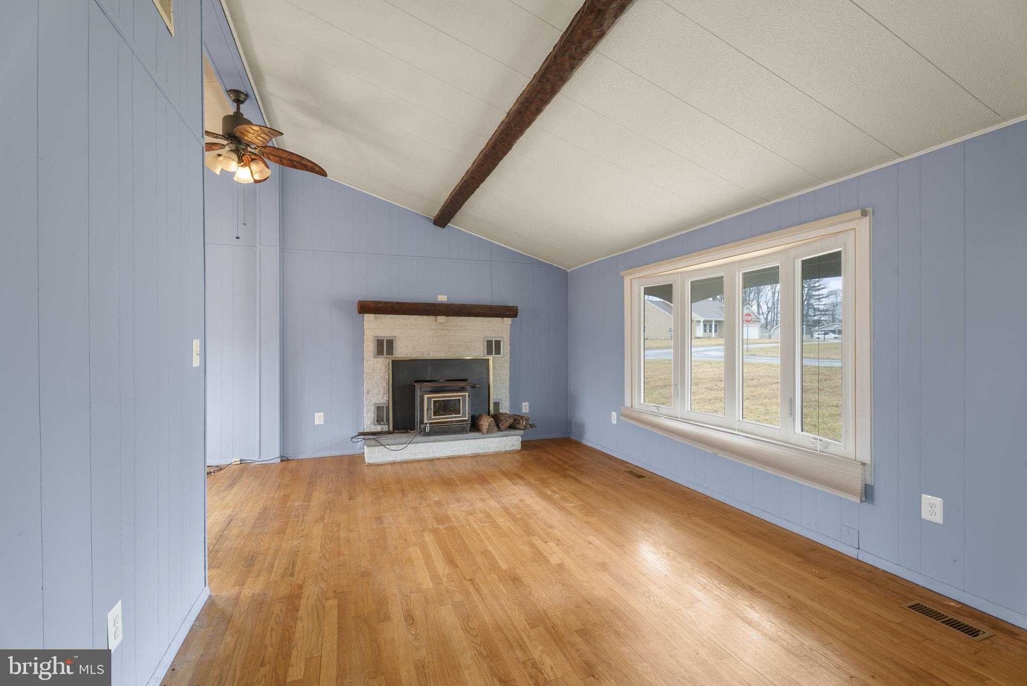 611 Vanessa CT photo 7