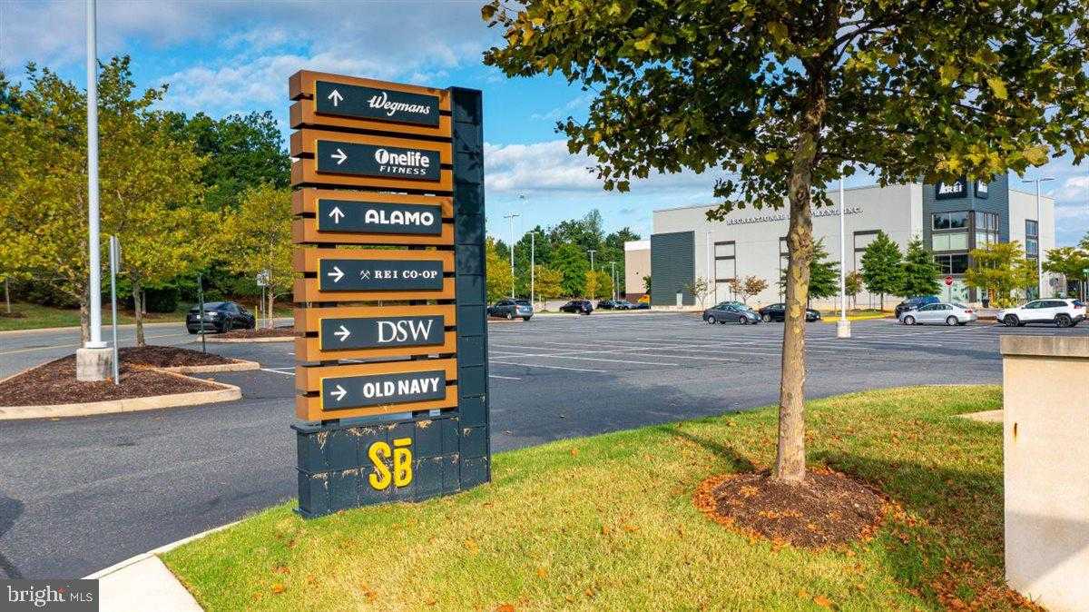 12848 Mill House CT photo 62