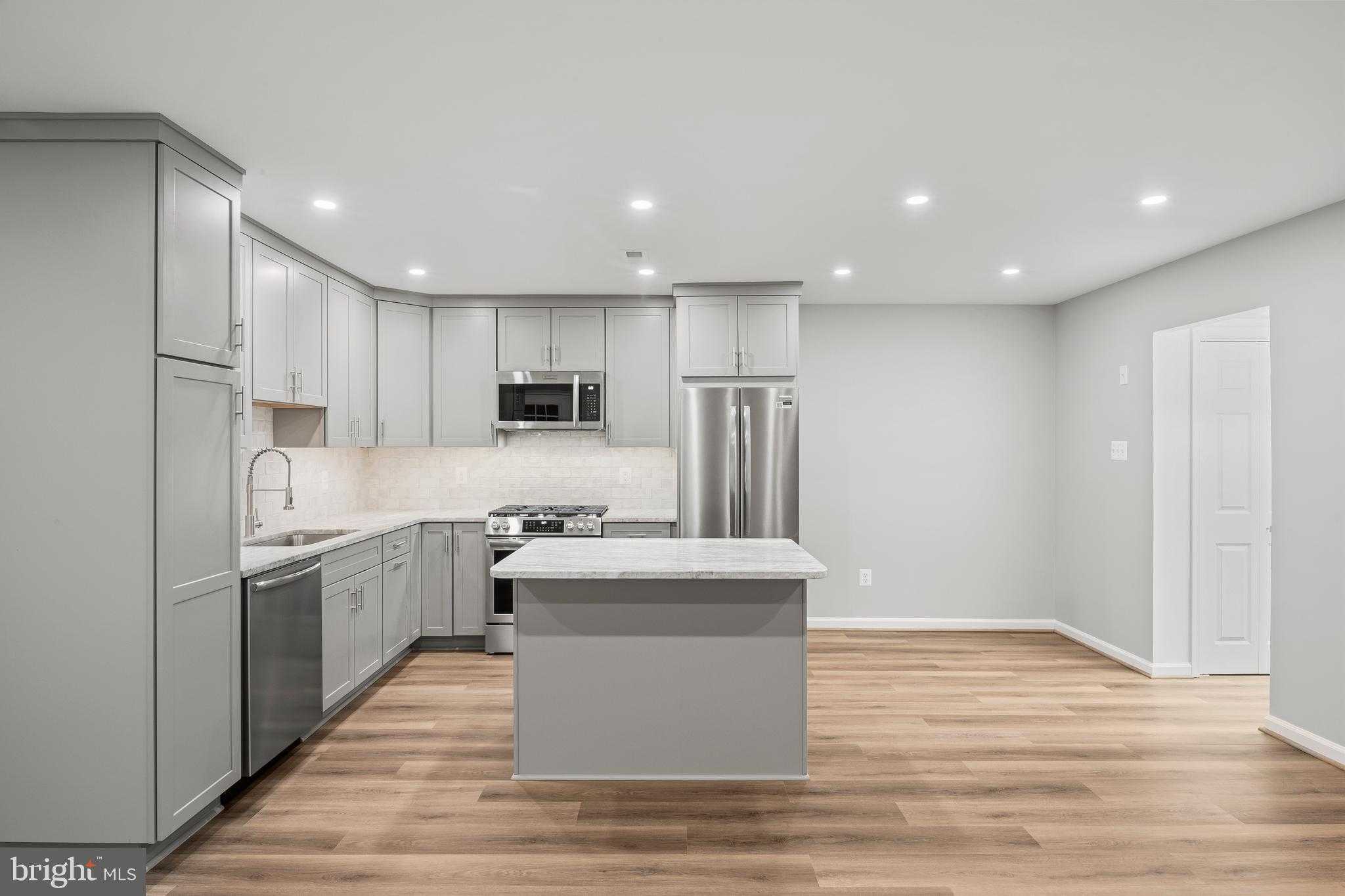 12714 Midwood Ln photo 7