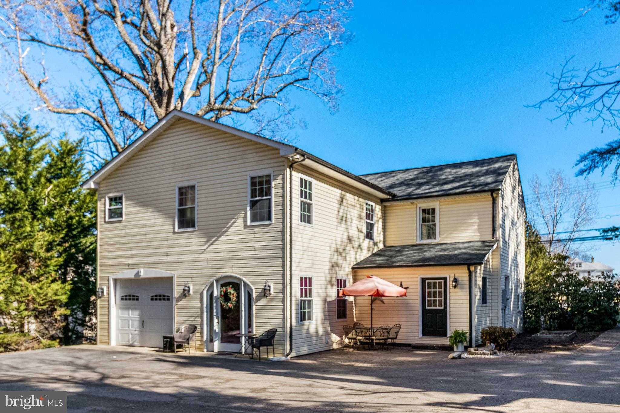 28055 Old Village Rd photo 3